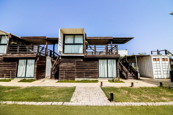 What Unique Souvenirs Can Travelers Collect from Their UK Adventures?